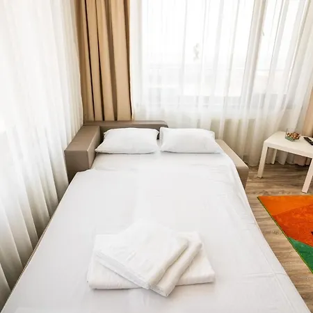 Summerland Sea-View Luxury Apartment Mamaia Exterior photo