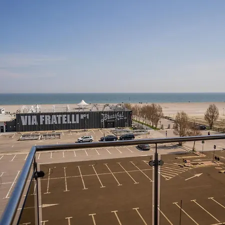 Summerland Sea-View Luxury Apartment Mamaia Exterior photo