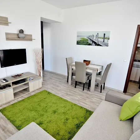 Summerland Sea-View Luxury Apartment Mamaia Room photo