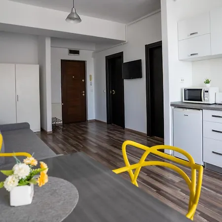 Summerland Sea-View Luxury Apartment Mamaia Exterior photo