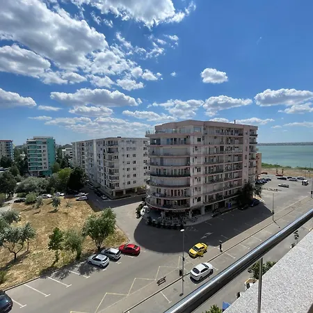 Summerland Sea-View Luxury Apartment Mamaia Exterior photo