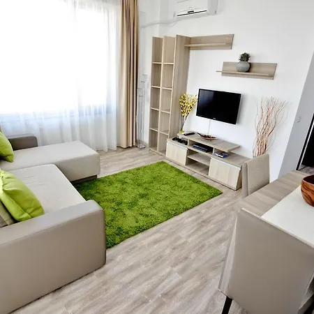 Summerland Sea-View Luxury Apartment Mamaia Room photo