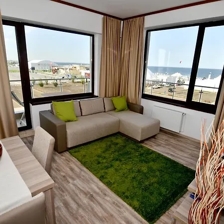 Summerland Sea-View Luxury Apartment Mamaia Room photo