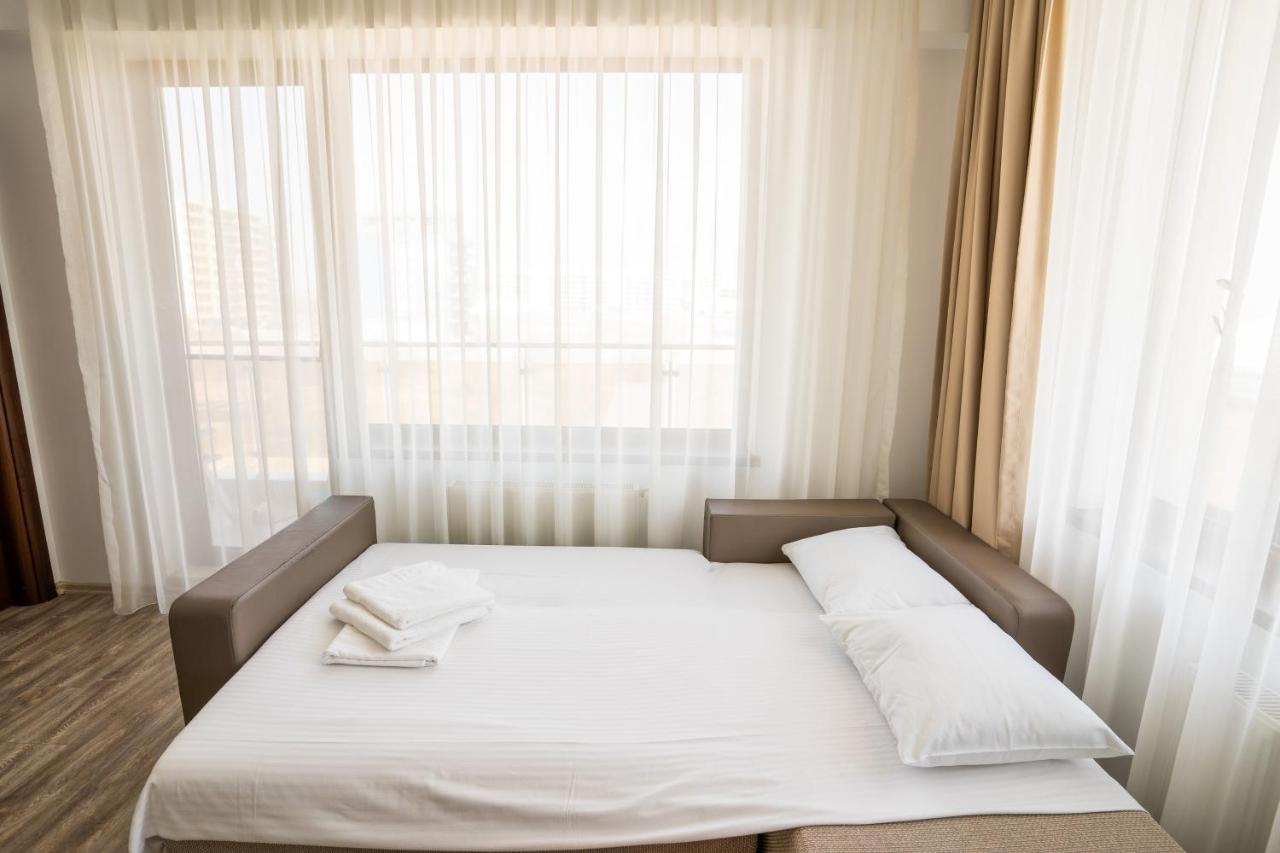Summerland Sea-view Luxury Apartment Mamaia