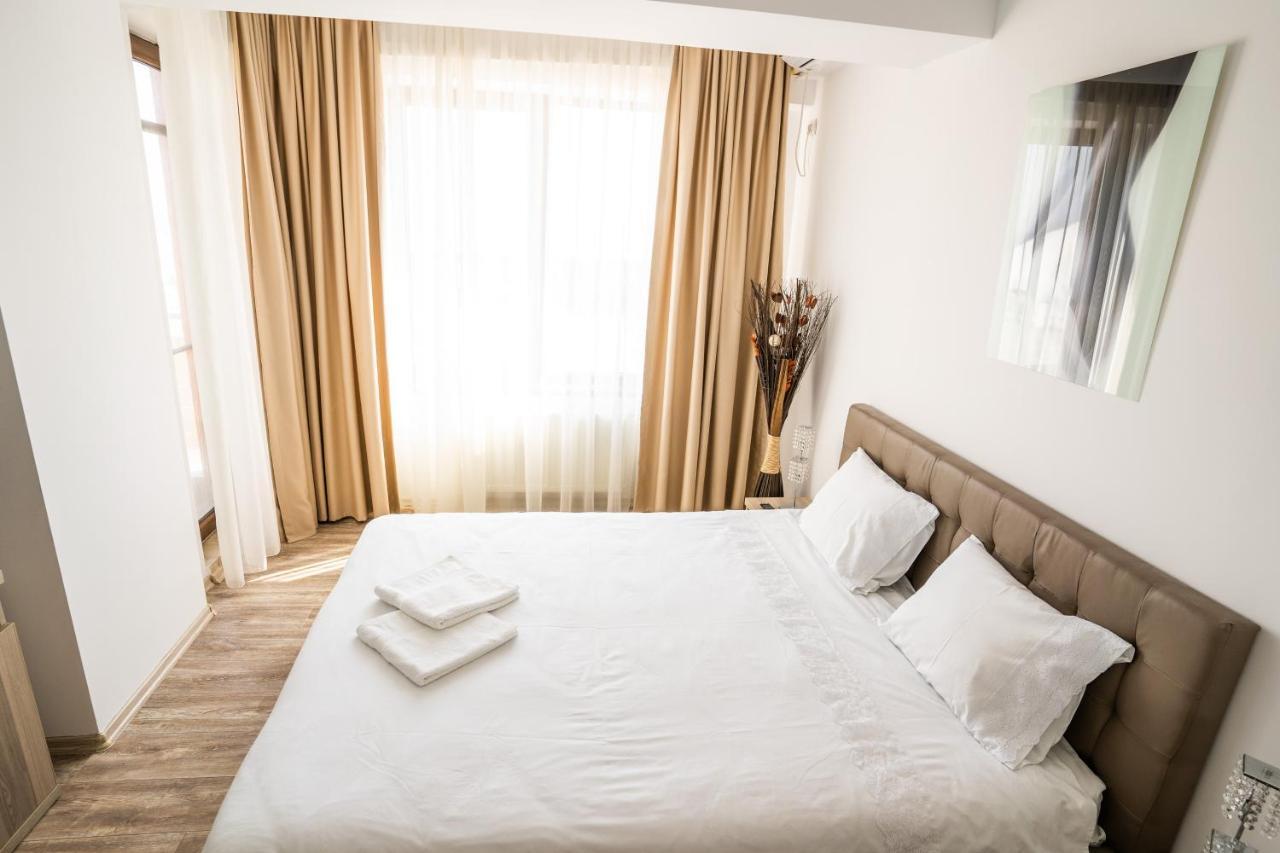 Summerland Sea-view Luxury Apartment