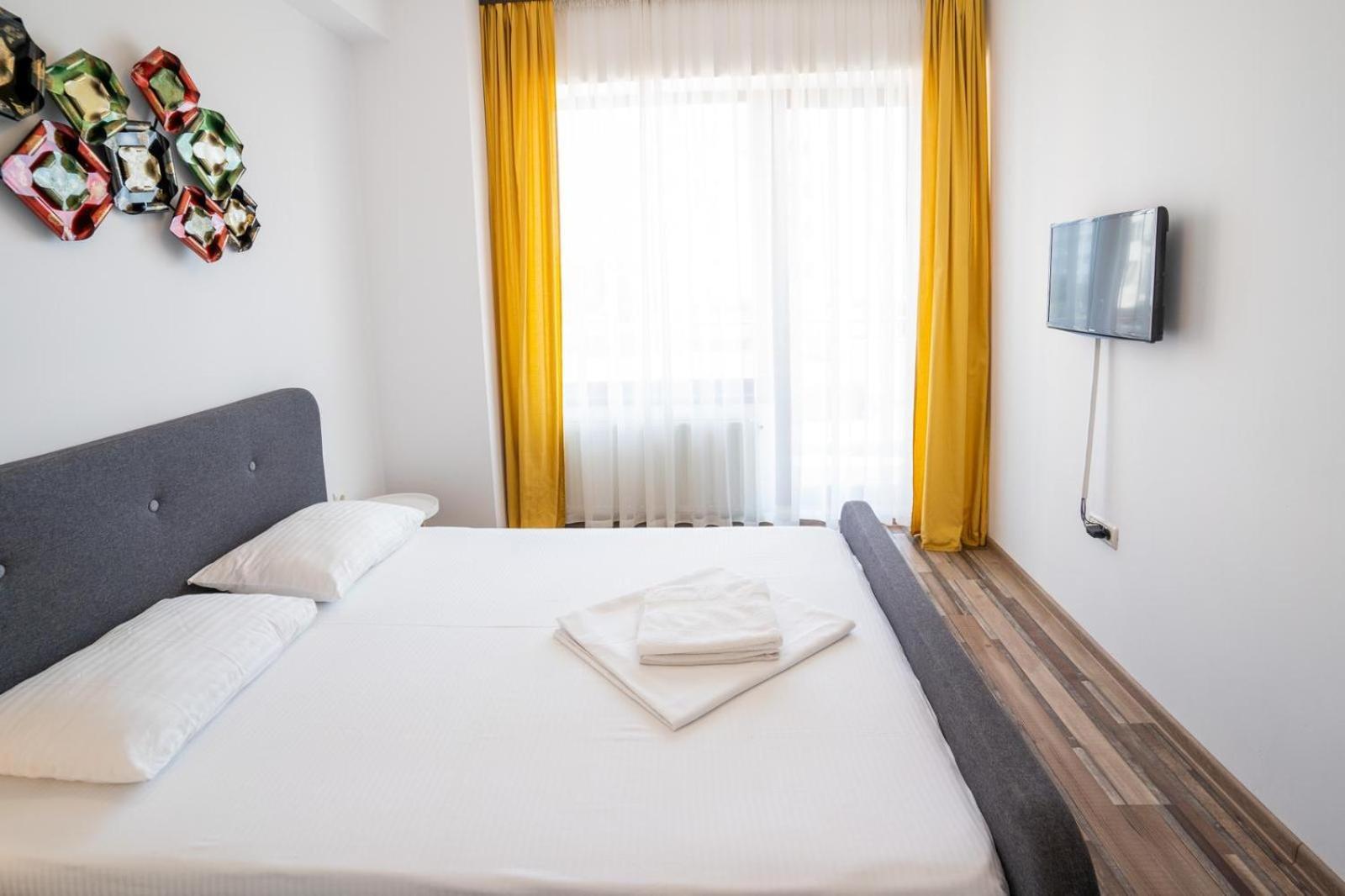 Summerland Sea-view Luxury Apartment Mamaia
