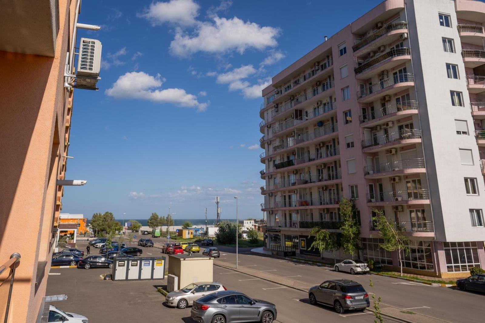 Summerland Sea-view Luxury Apartment