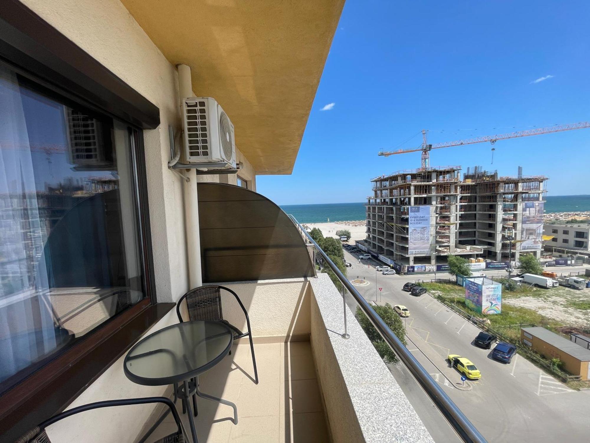 Summerland Sea-view Luxury Apartment
