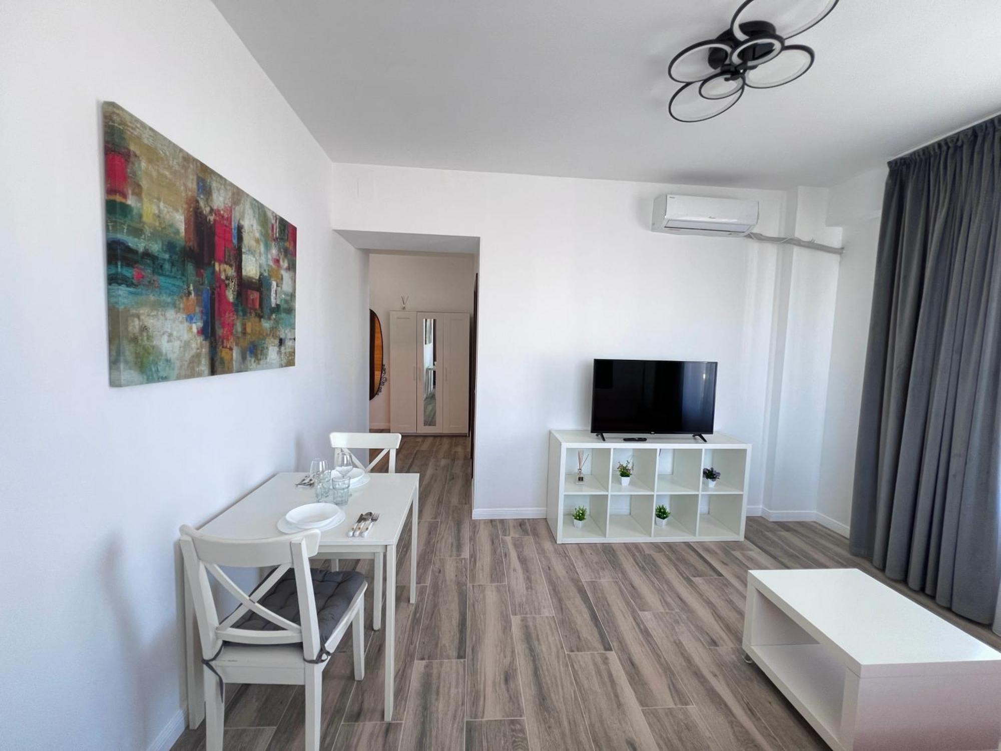 Summerland Sea-view Luxury Apartment *